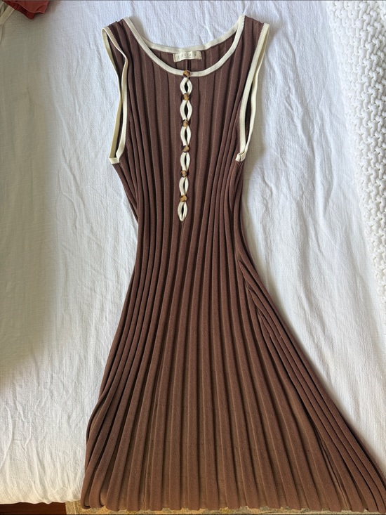 ILLA ILLA Dresses & Skirts - ILLA ILLA Brown Sleeveless Ribbed Midi Dress with Ivory Trim